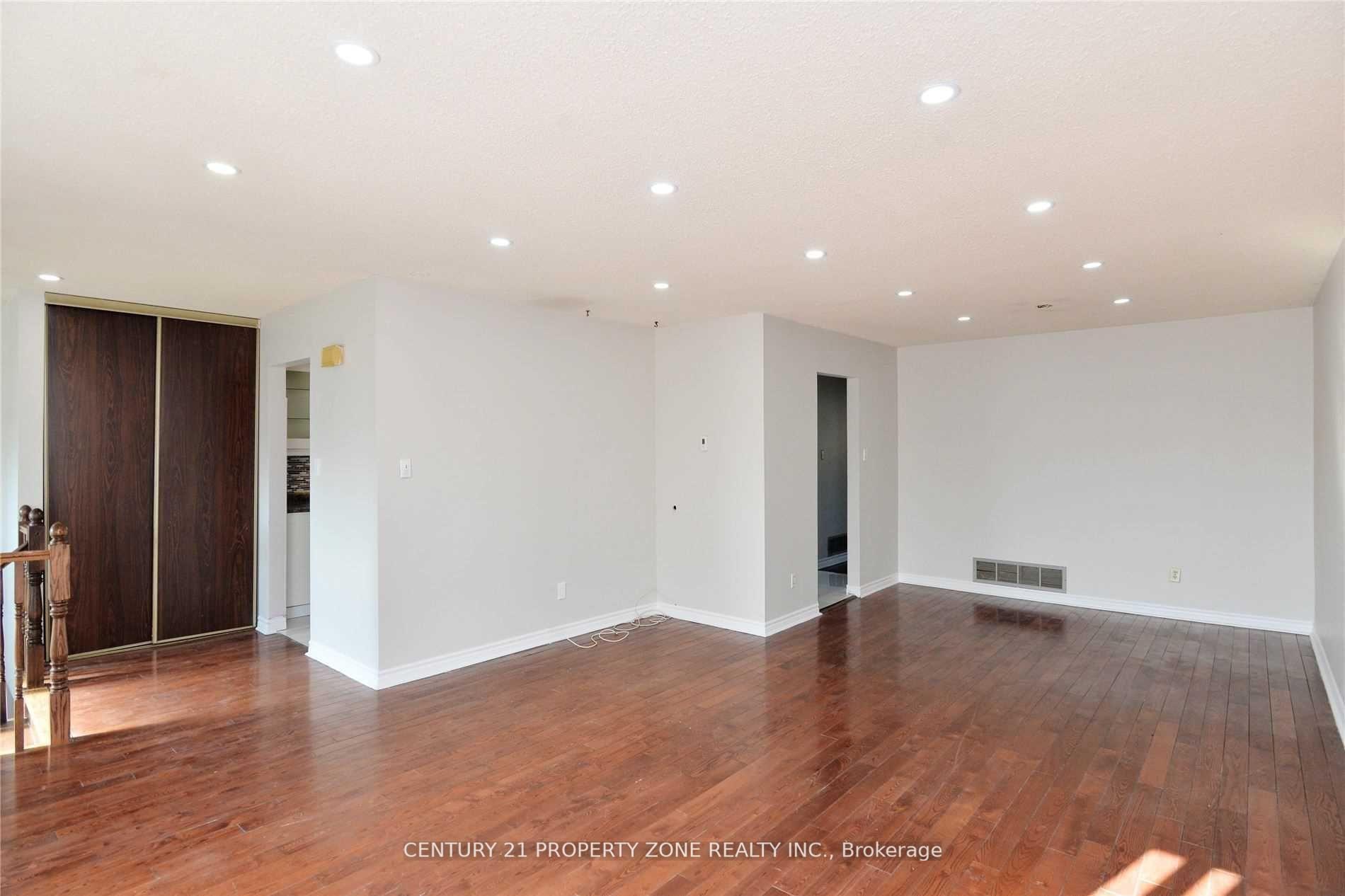 Property Photo:  41 Crosswood Lane  ON L6V 3M1 