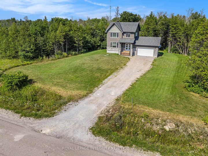 Property Photo: 922 Leslie Crain Drive ON K7H 3C3