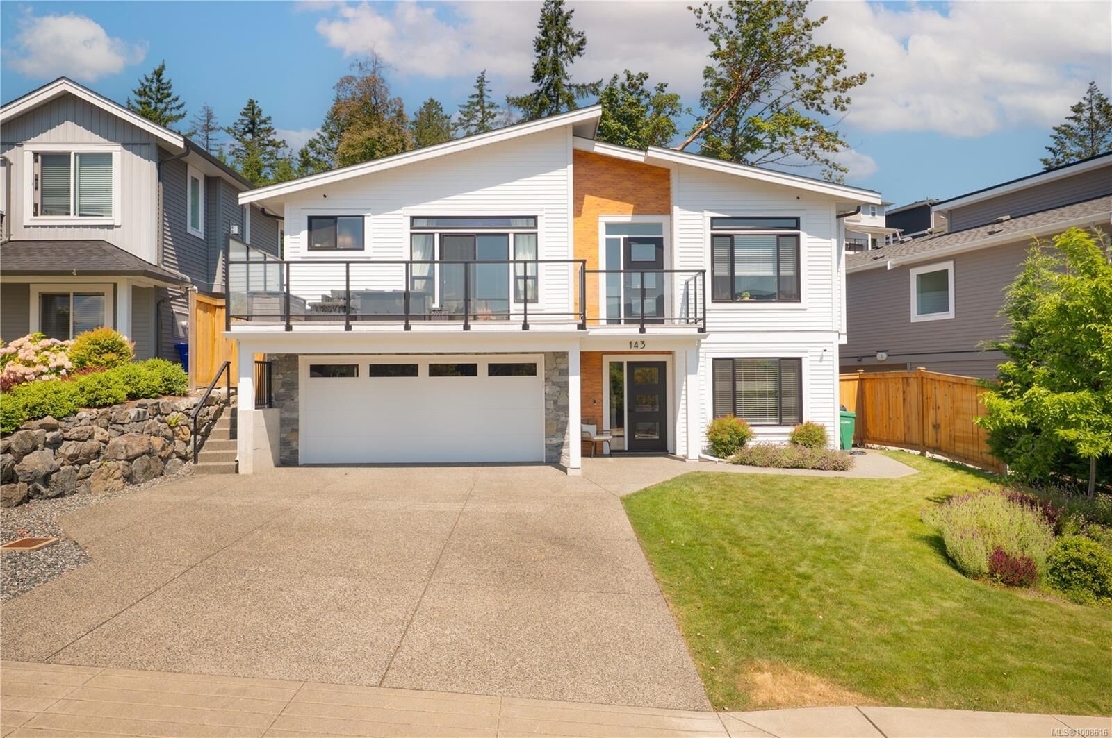 Property Photo: 143 Sunview Rd BC V9T 0M6