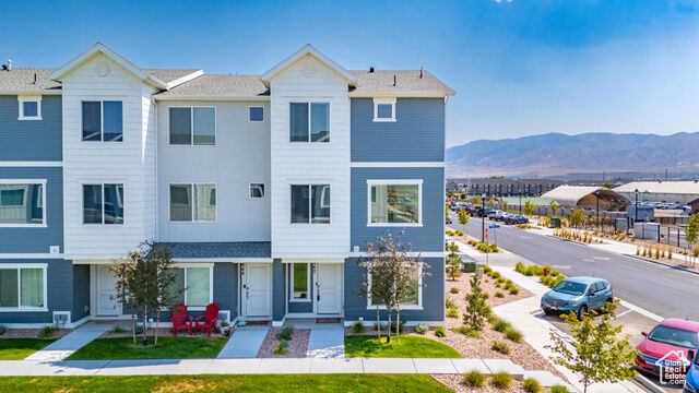 Property Photo: 942 E Drifter Ln UT 84045