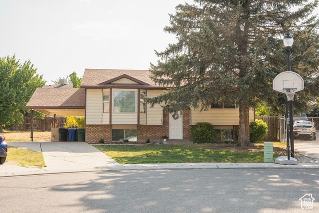 Property Photo: 4909 W Sakura Ct UT 84081