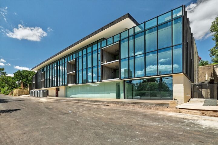 Property Photo: 1006 Baylor Street 203 TX 78703