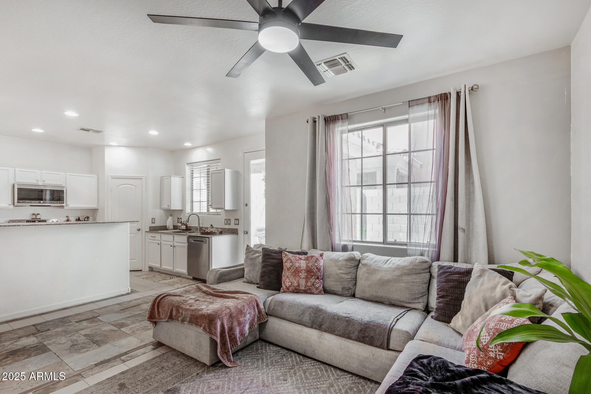 Property Photo: 1732 S Desert View Place AZ 85120
