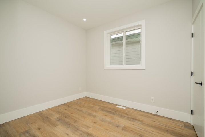Photo de la propriété: 16717 15A BC V3S 9X7