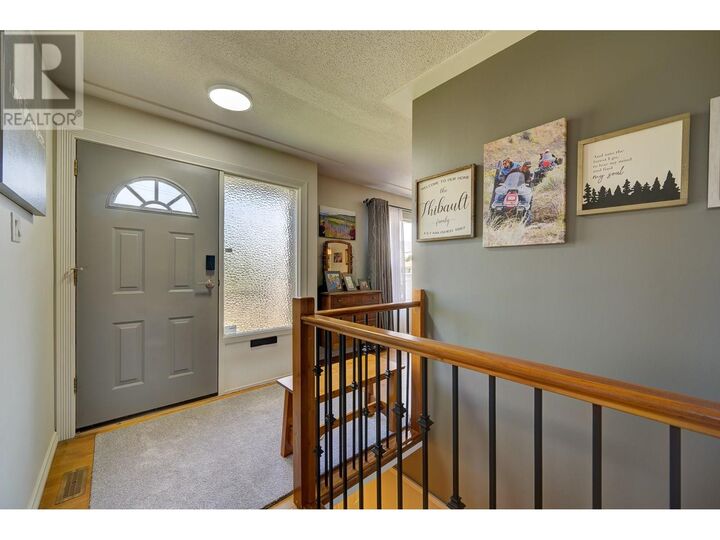 Property Photo:  673 Richmond Avenue  BC V2B 1T4 