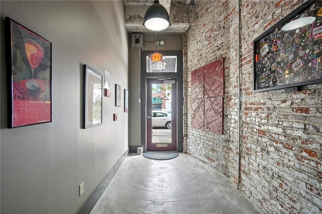 Property Photo: 18 S Saint Clair Street 201 OH 45402