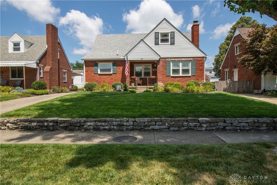 Property Photo:  917 Warrington Place  OH 45419 