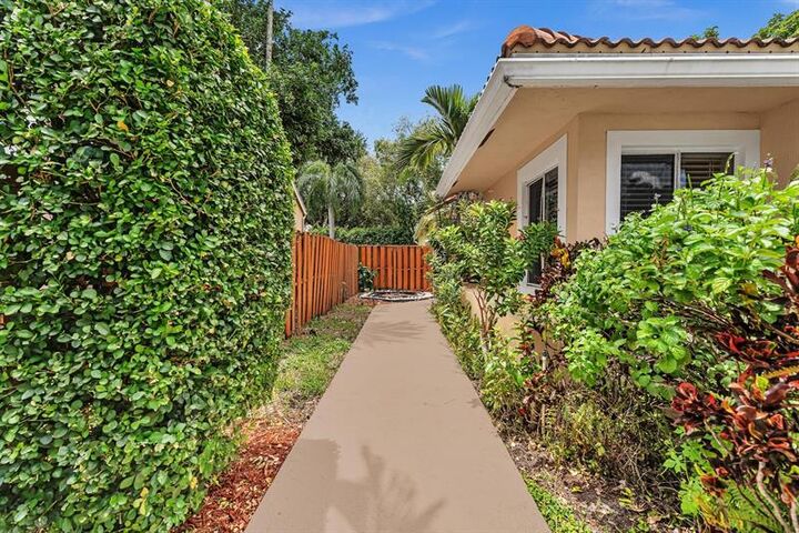 Property Photo: 10180 NW 5th St FL 33324