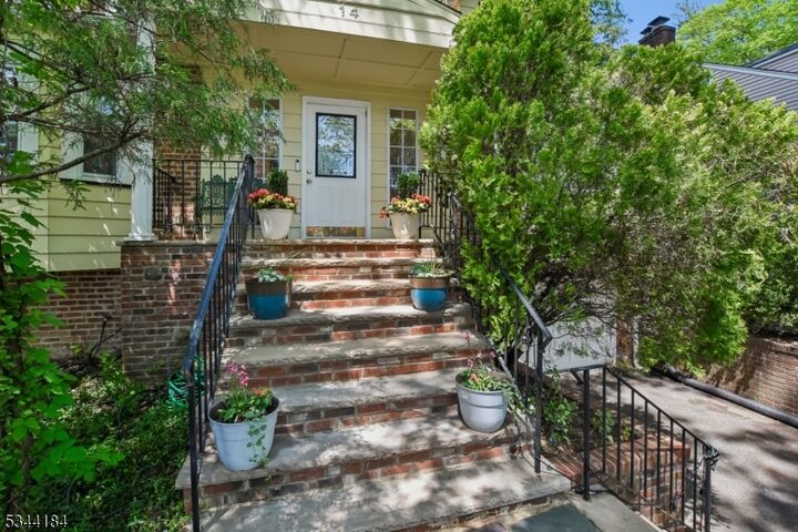 Property Photo:  14 Crossbrook Rd  NJ 07039 