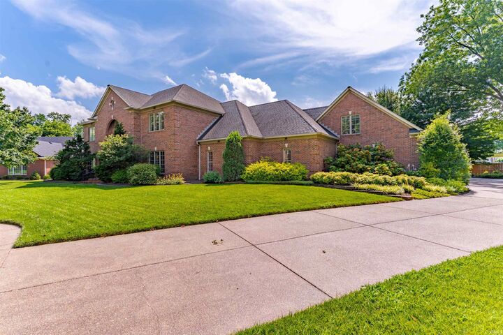 Property Photo: 5405 Winthrop Court IN 47715