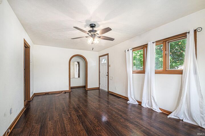 Property Photo:  1601 Magnolia Street  IN 46613-1420 
