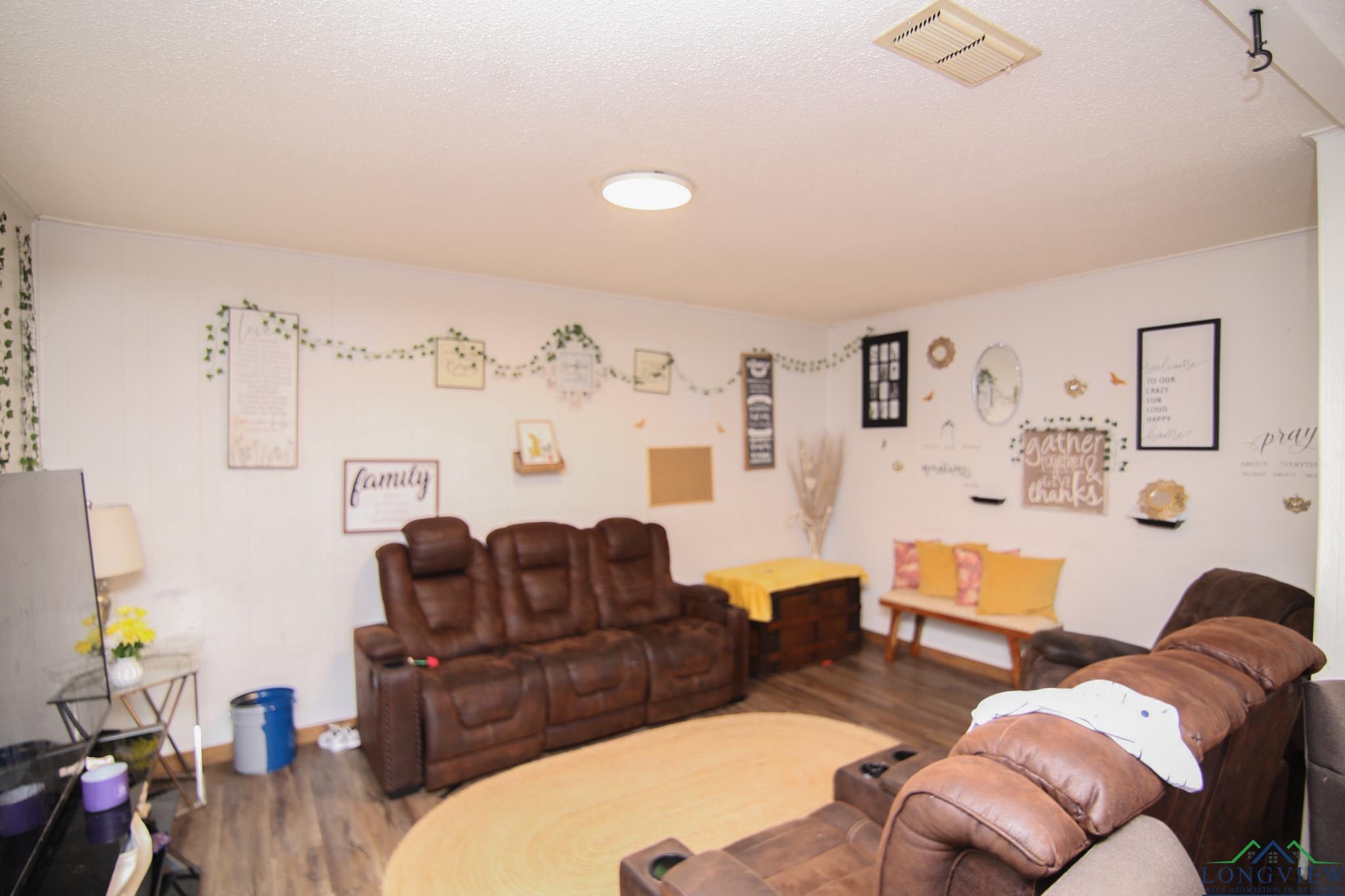 Property Photo:  606 Rockwood Ln  TX 75604 