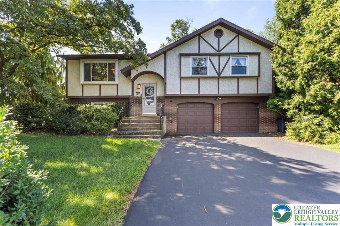 Property Photo: 2842 Andrea Drive PA 18103