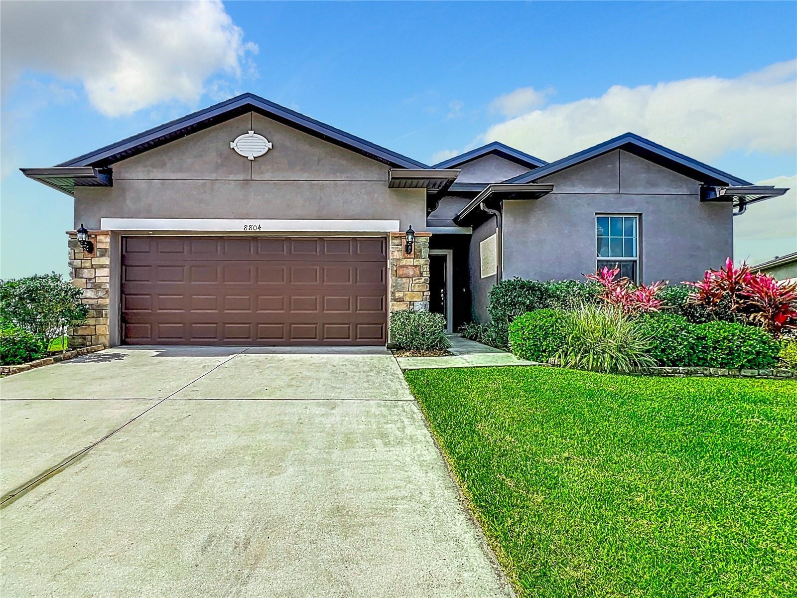 Property Photo:  8804 Hinsdale Heights Drive  FL 33868 
