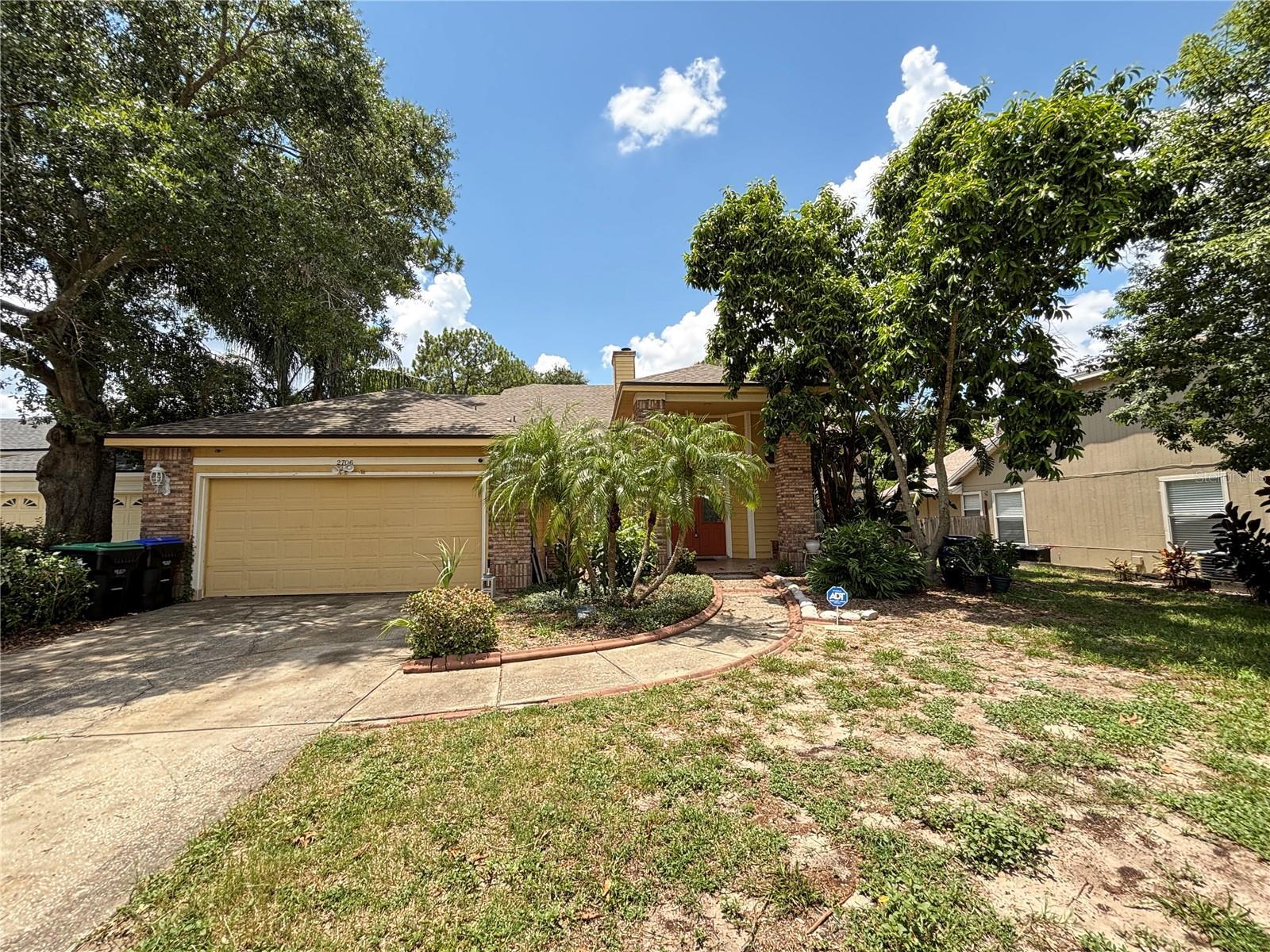 Property Photo: 2706 Gretagreen Court FL 32835
