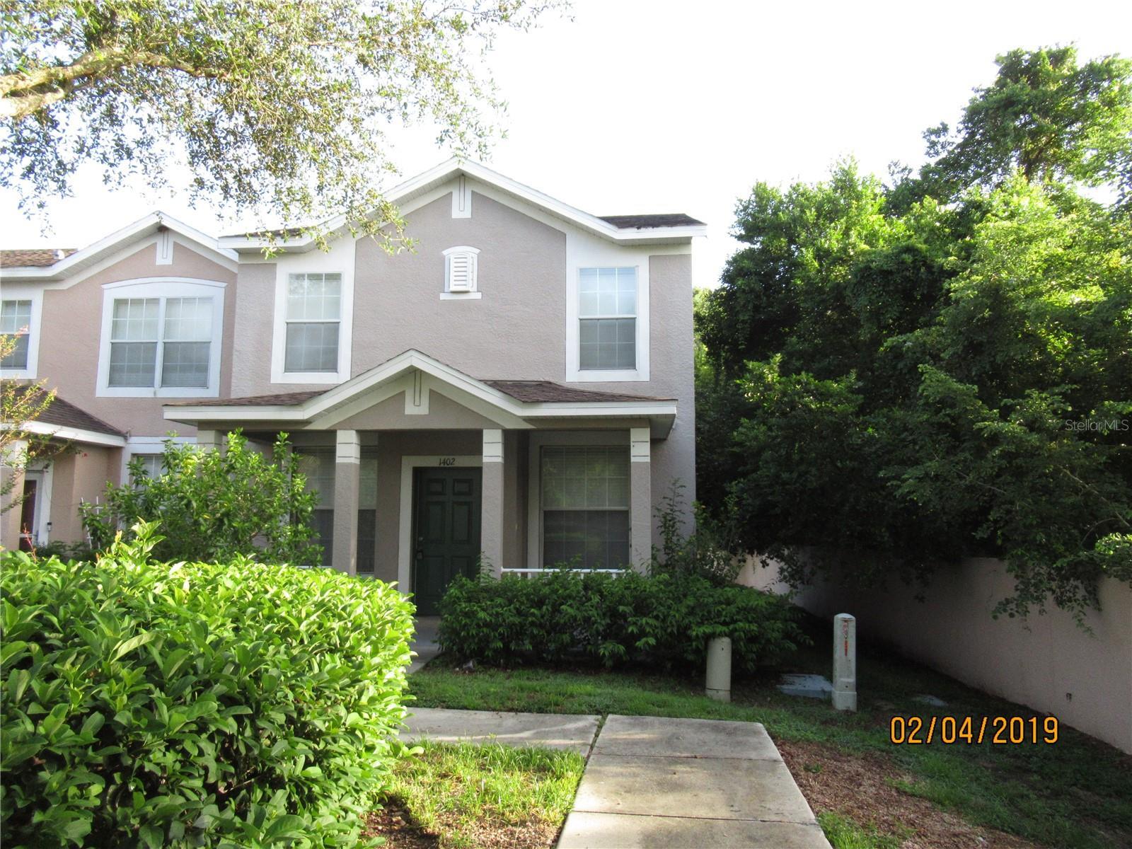 Property Photo: 1402 Blue Magnolia Road FL 33510