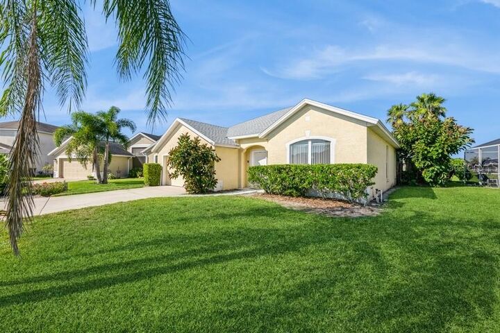 Property Photo: 647 Ella Mae Drive FL 33897