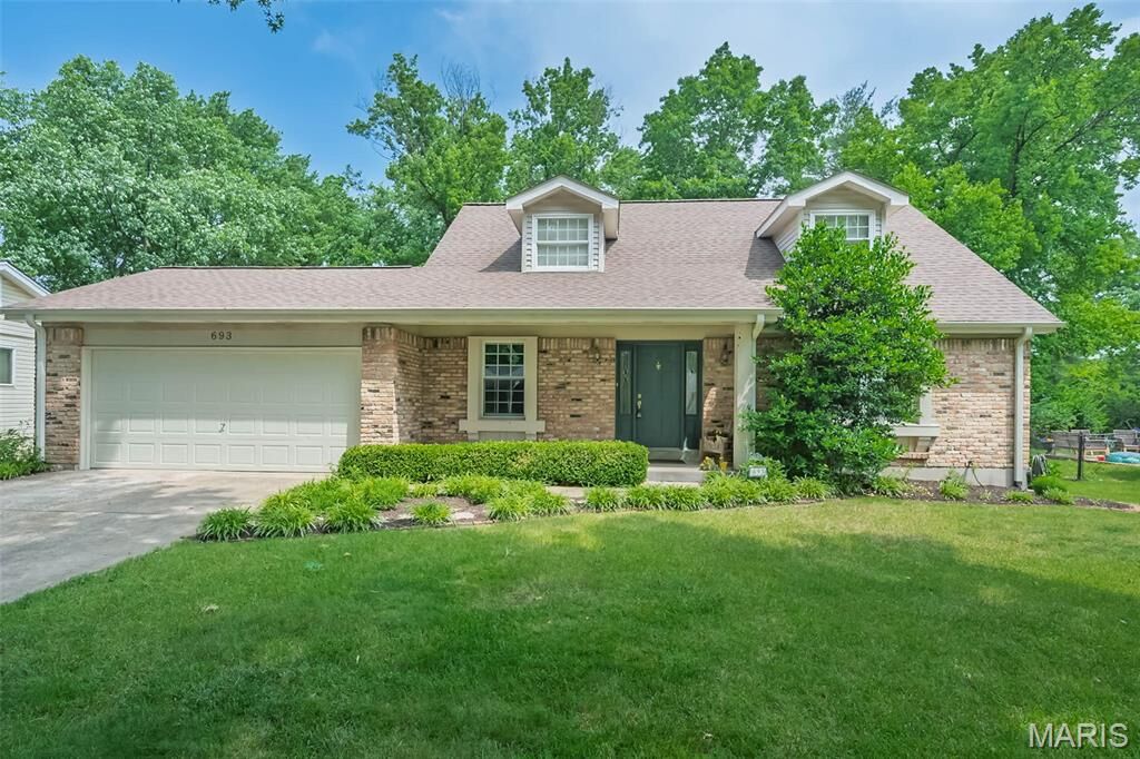 Property Photo:  693 Woodrun Court  MO 63021 