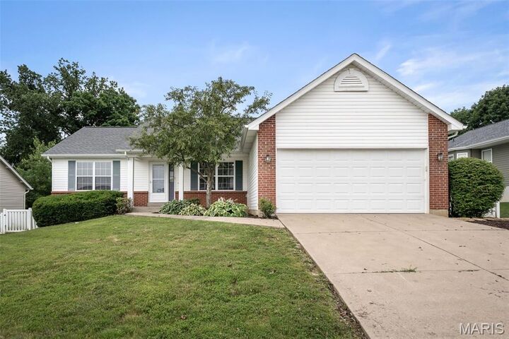 Property Photo:  104 Ashford Oaks Court  MO 63385 