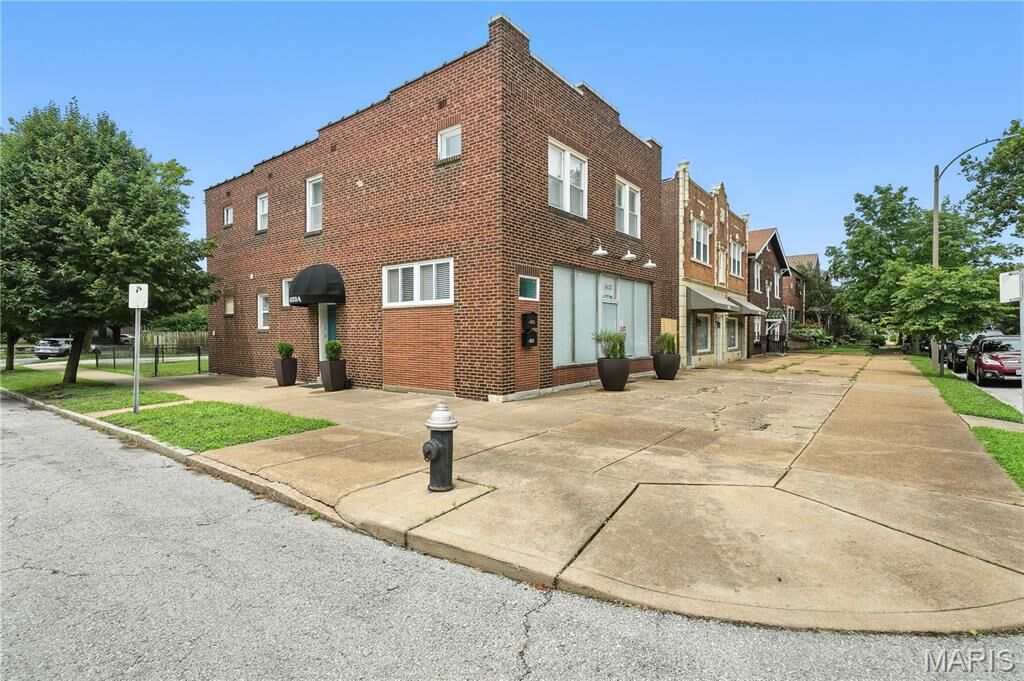 Property Photo:  6020 Southwest Avenue  MO 63139 