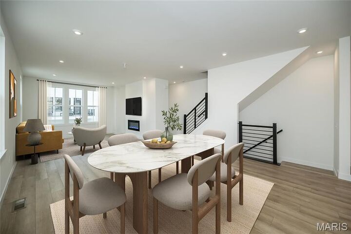 Property Photo: 8904 Gateway Circle 41-808 MO 63144