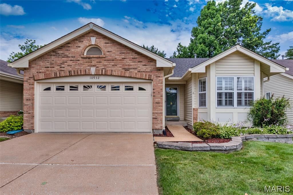 Property Photo:  10932 Concord Circle Drive  MO 63123 