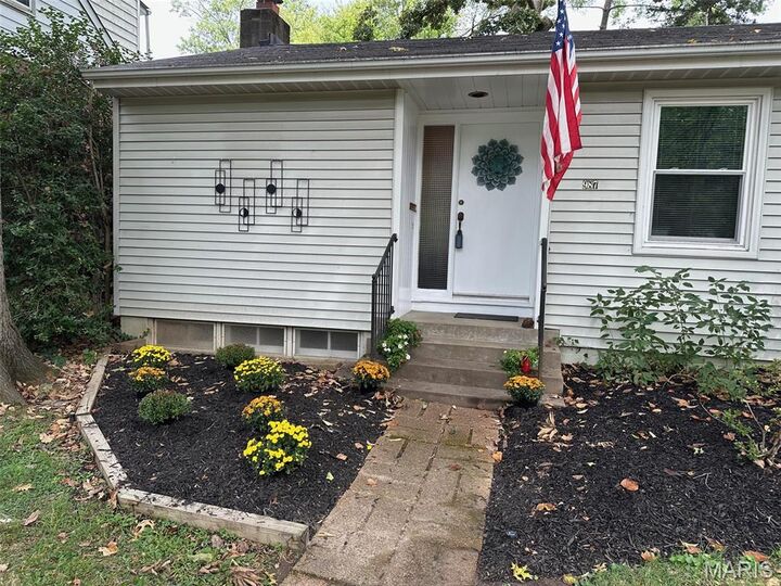 Property Photo: 987 Dwyer Avenue MO 63122