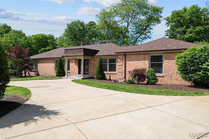 Property Photo: 362 Hibler Court MO 63141