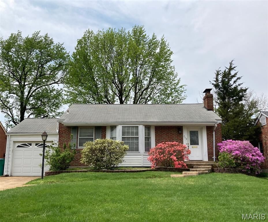 Property Photo:  719 Colebrook Drive  MO 63119 
