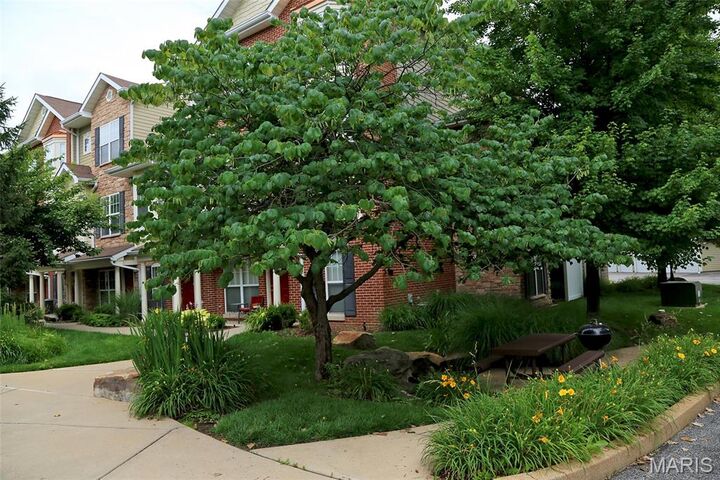 Property Photo:  2636 McKnight Crossing Court  MO 63124 