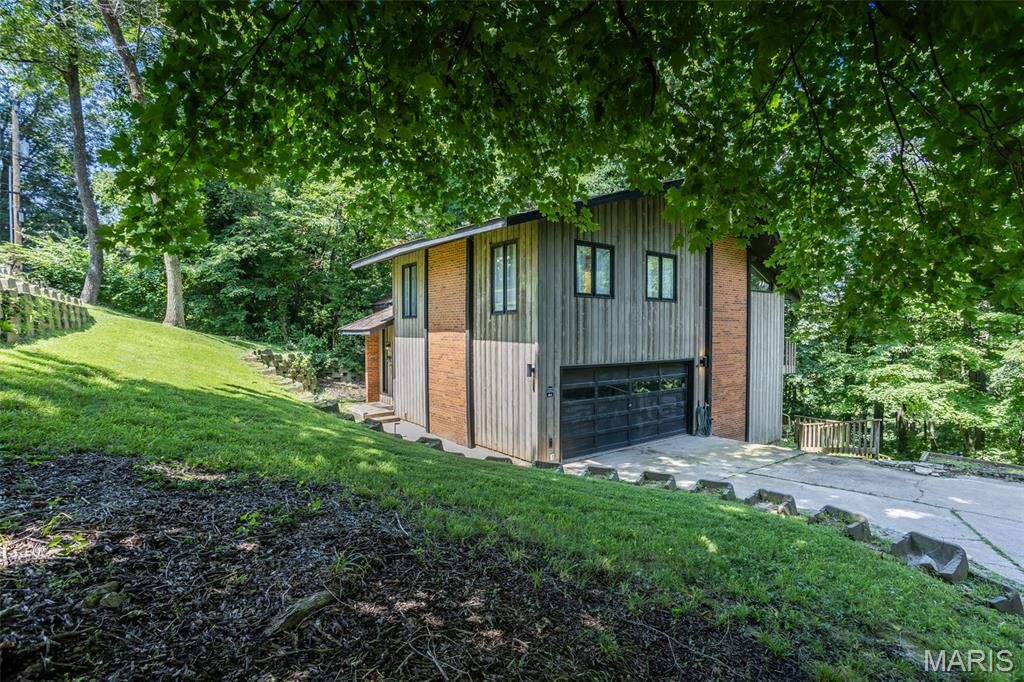 Property Photo: 4810 Kaskaskia Trail IL 62035