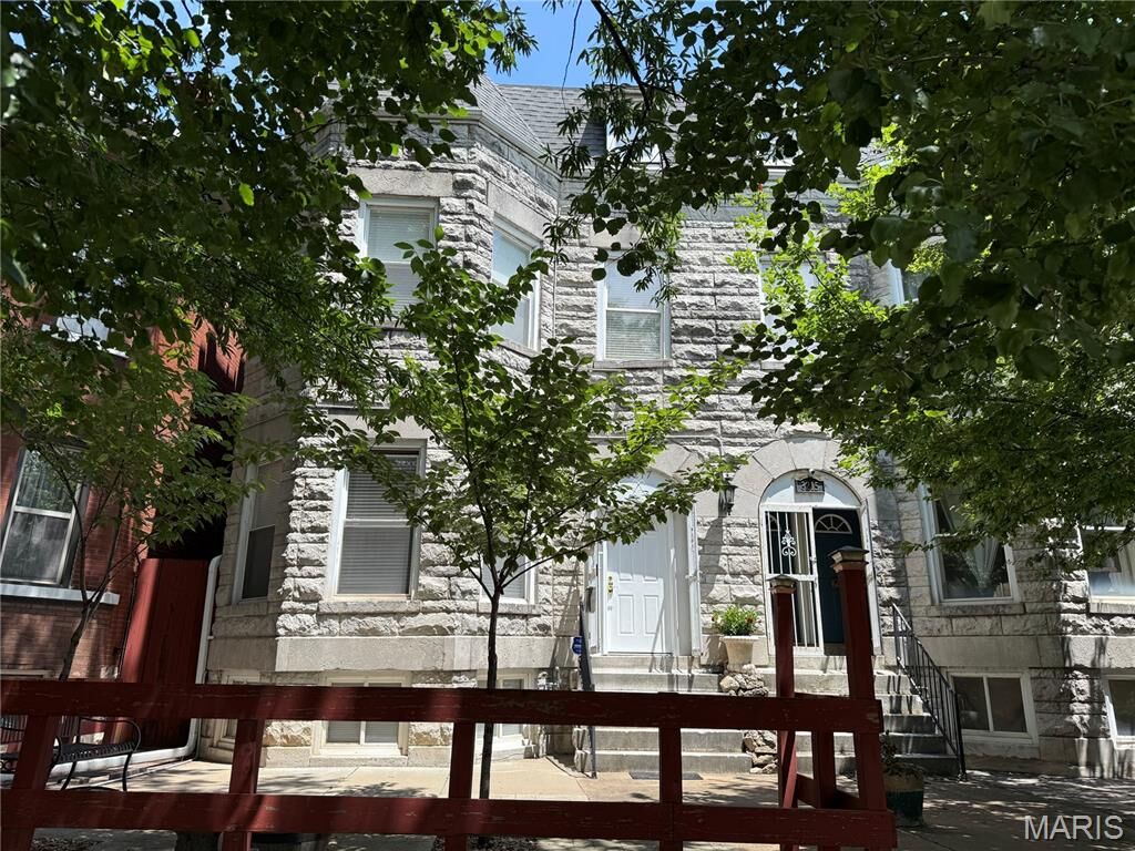 Property Photo:  3217 Lafayette Avenue  MO 63104 