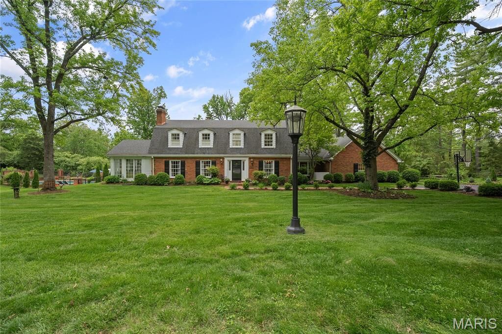 Property Photo: 410 Steeplechase Lane MO 63131