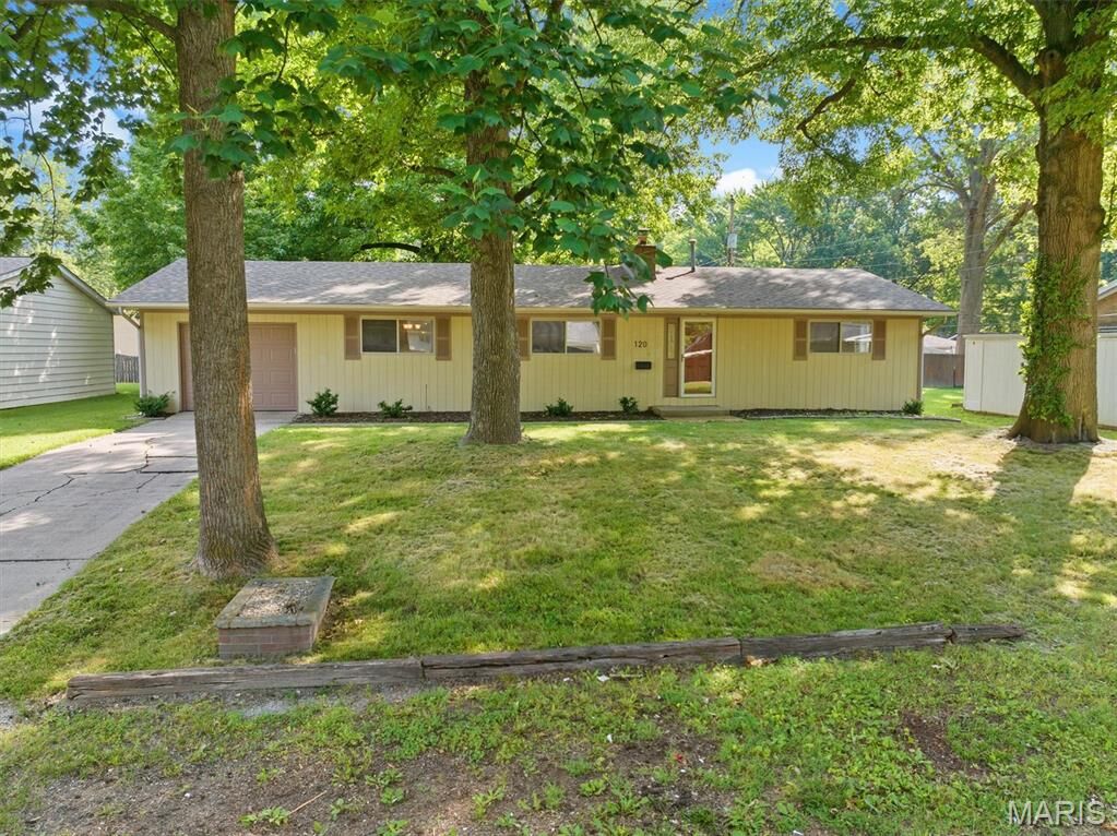 Property Photo:  120 Juniper Drive  IL 62221 