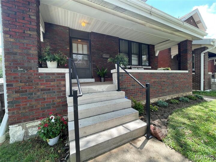 Property Photo:  5206 S Grand Boulevard  MO 63111 