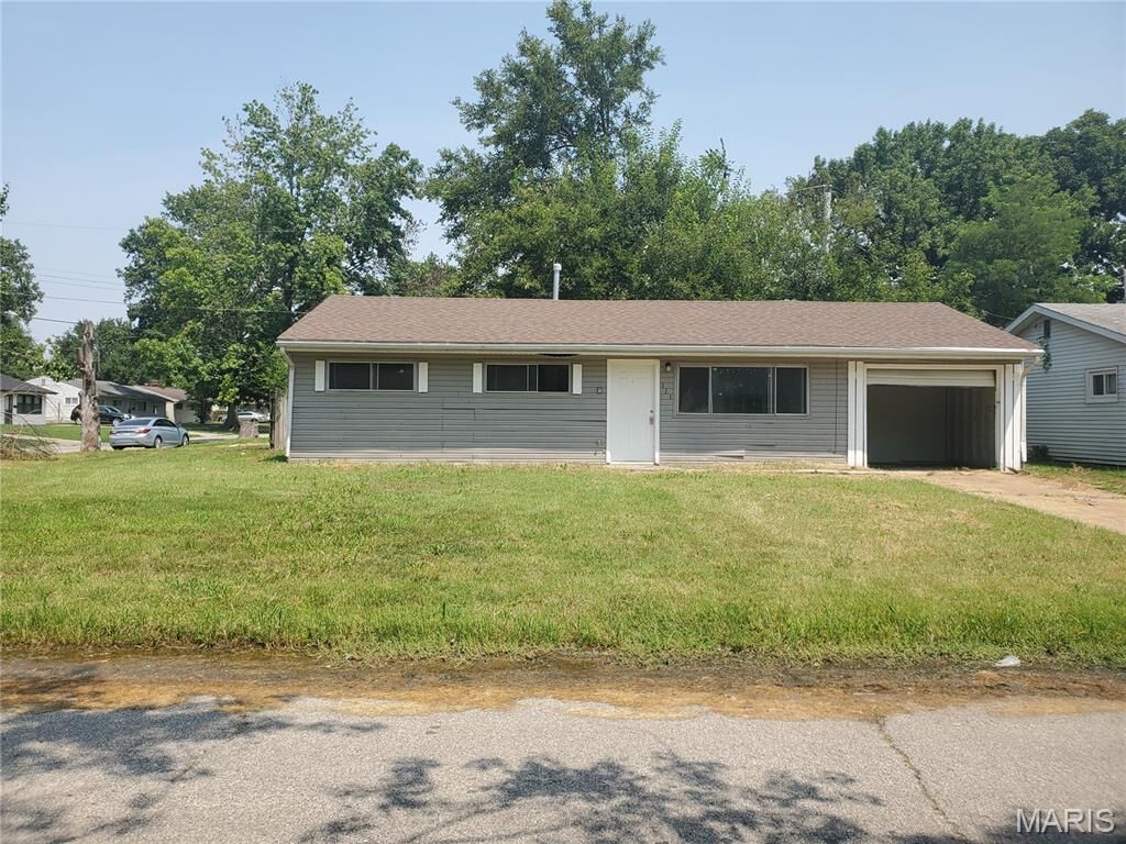 Property Photo: 111 Lazarcheff Drive IL 62206