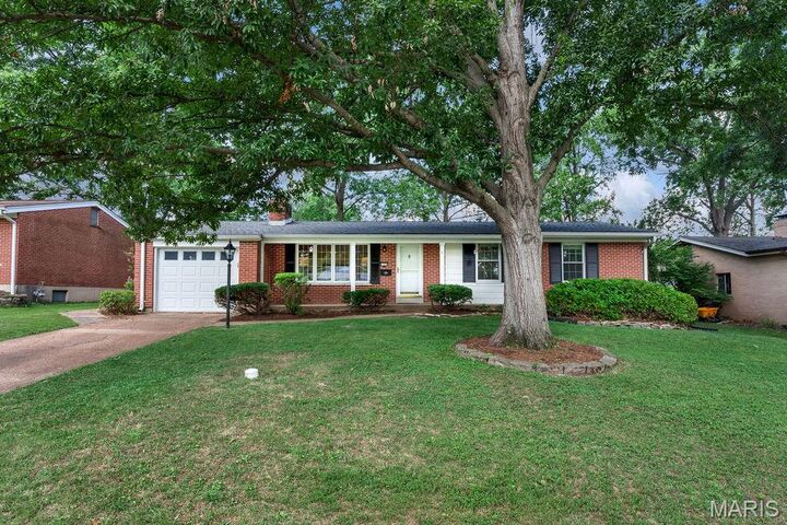 Property Photo: 1205 Laven Del Lane MO 63122