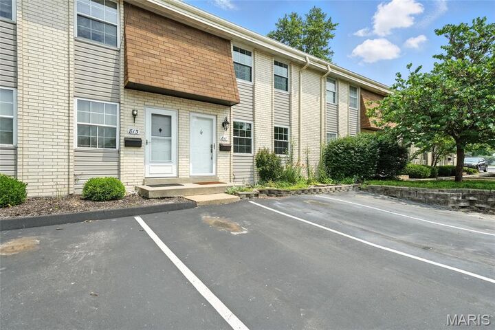 Property Photo:  811 Wendevy Court  MO 63011 