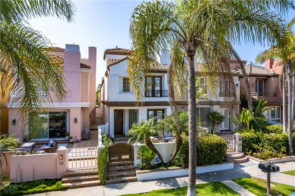 Property Photo:  517 21st Street  CA 92648