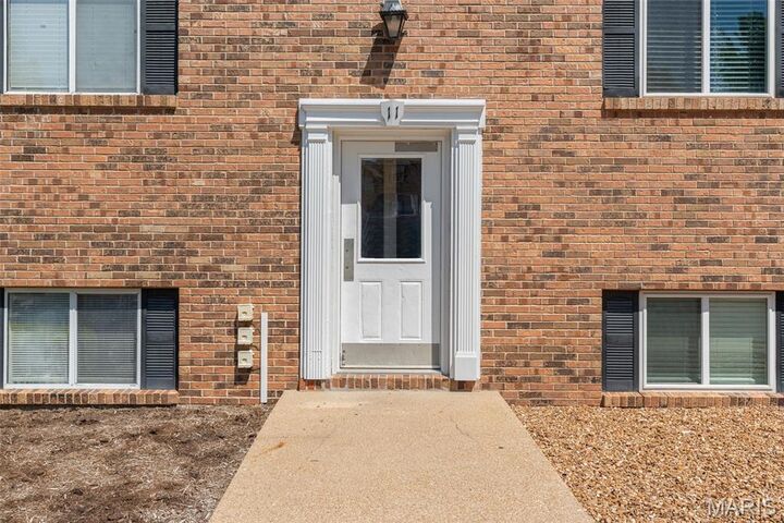 Property Photo: 11 Village West Court 102 MO 63090