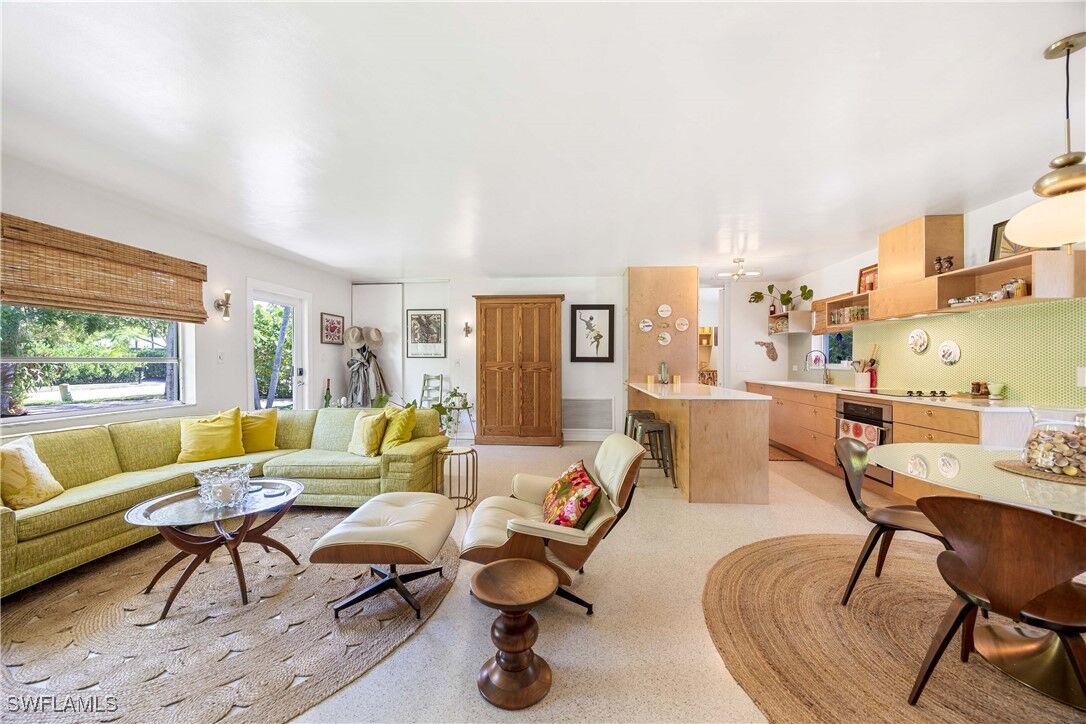 Property Photo:  1304 Milano Drive  FL 34103