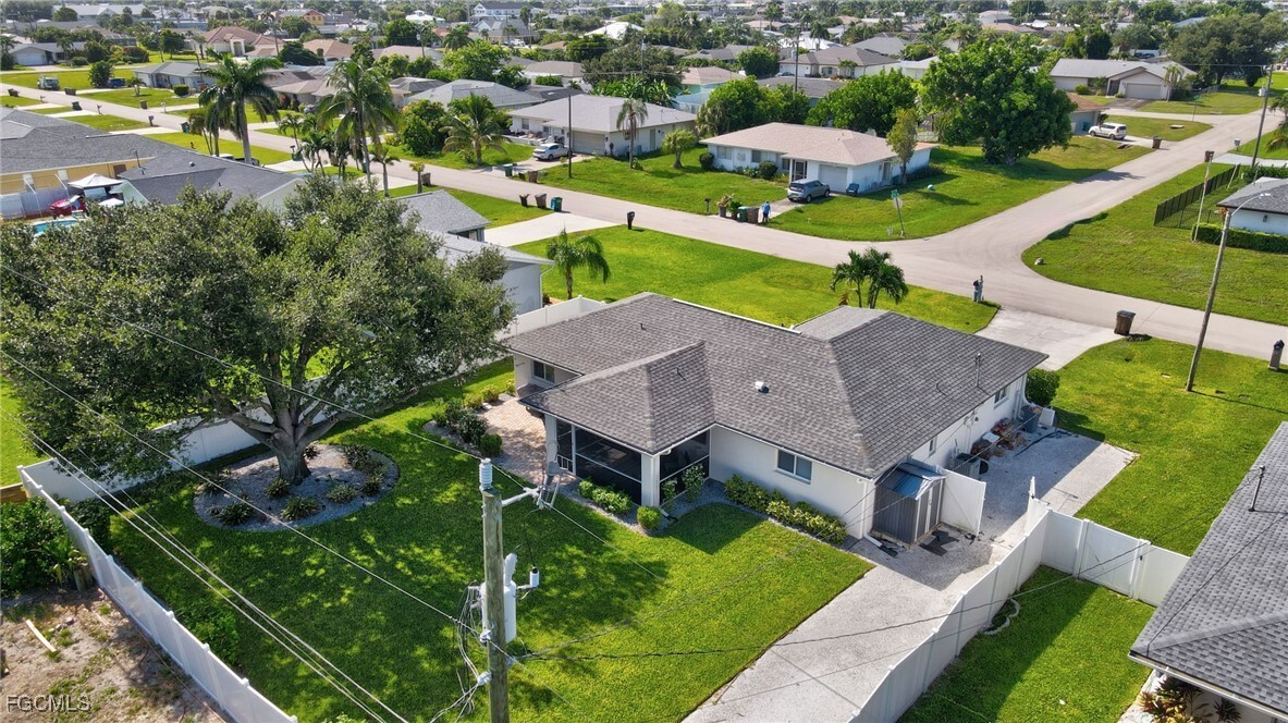 Property Photo:  1309 SE 37th Street  FL 33904 