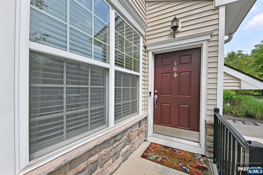 Property Photo:  6 Masterson Court  NJ 07463 