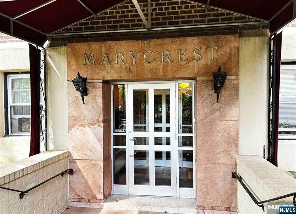 Property Photo:  2345 Linwood Avenue 5E  NJ 07024 