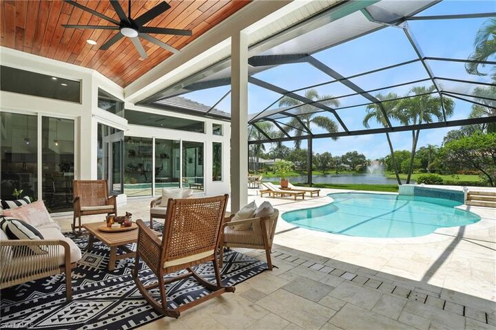 Property Photo: 581 Wedgewood Way FL 34119