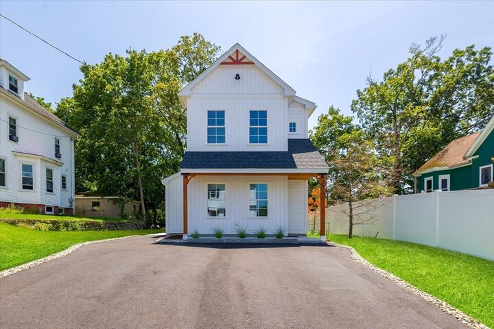 Property Photo: 29 Elm St MA 01570