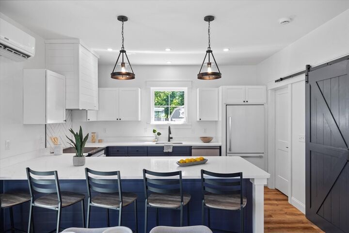Property Photo:  29 Elm St  MA 01570 