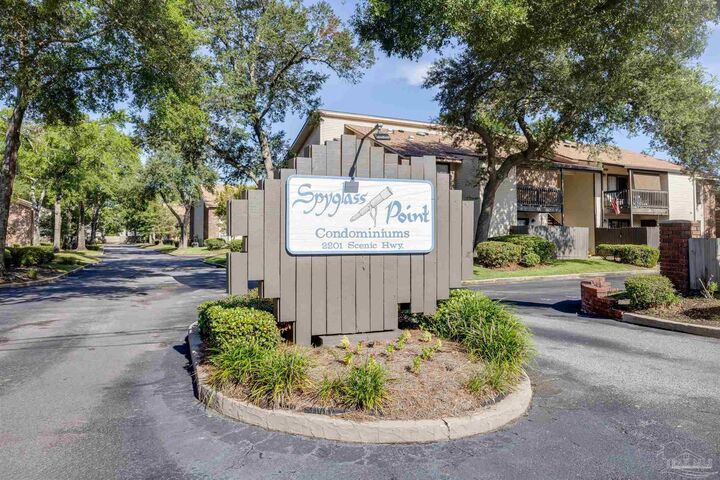 Property Photo:  2201 Scenic Hwy B3  FL 32503 