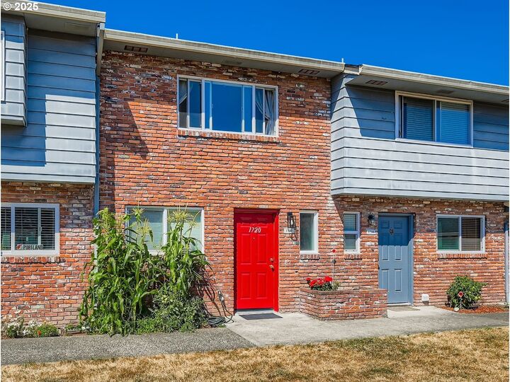 1720 NE Hogan Dr 104  Gresham OR 97030 photo