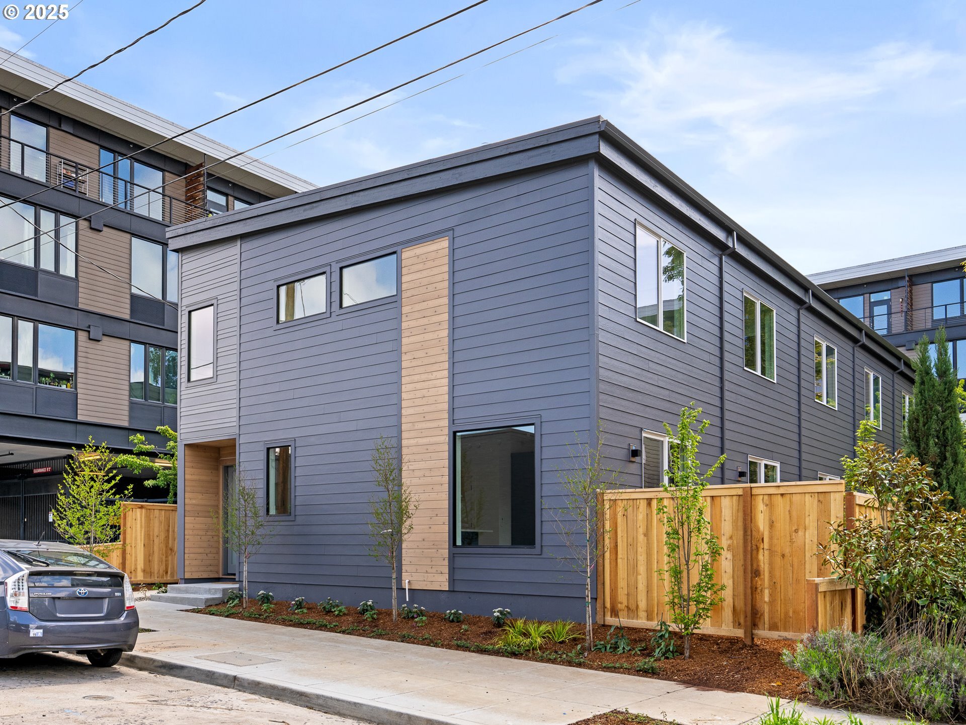 4950 SE Caruthers St 5  Portland OR 97215 photo